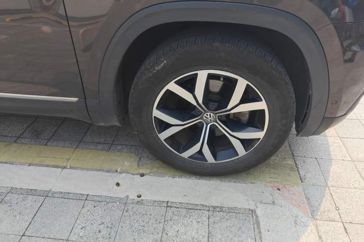 Used Volkswagen Teramont 2017 380TSI Four-Wheel Drive Luxury Edition Right Front Wheel Hub