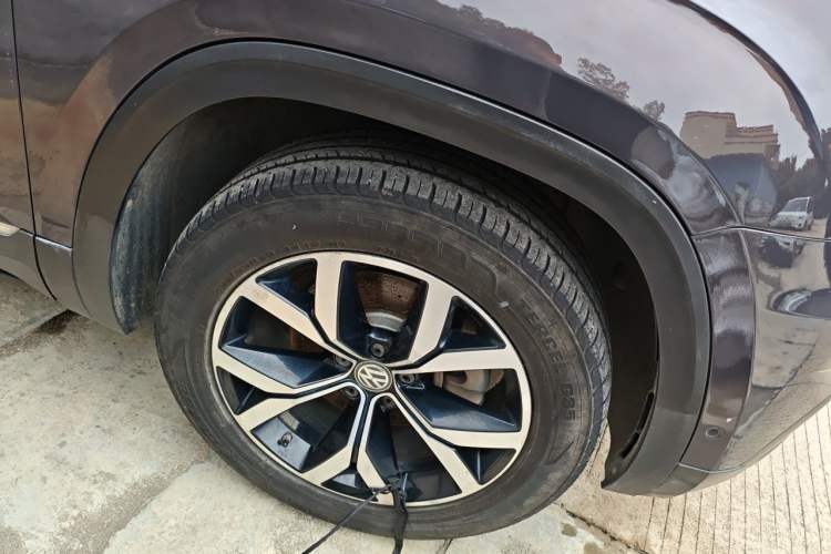 Used Volkswagen Teramont 2017 330TSI Two-Wheel-Drive Luxury Edition Right Front Wheel Hub