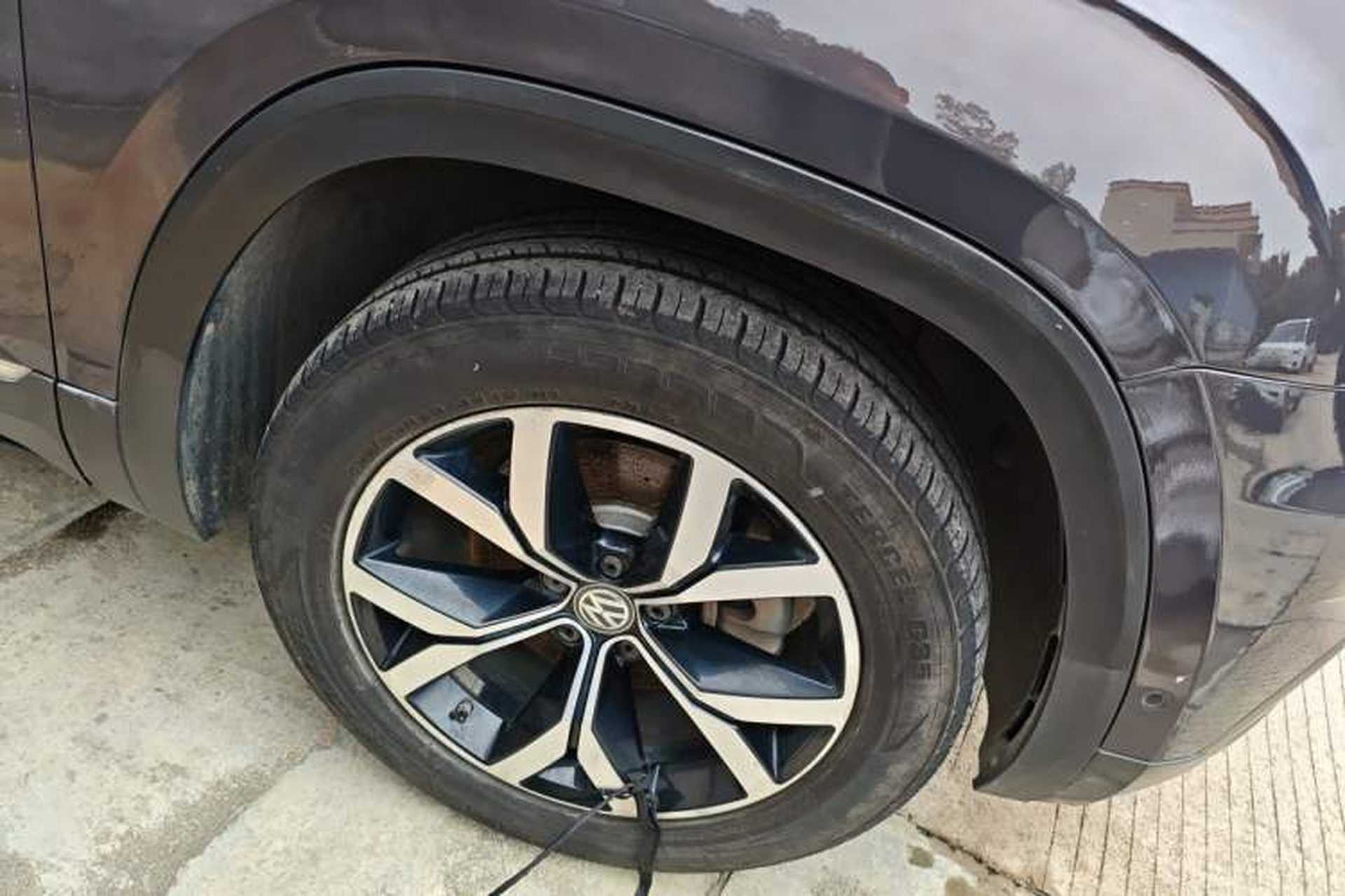 Used Volkswagen Teramont 2017 330TSI Two-Wheel-Drive Luxury Edition Right Front Wheel Hub