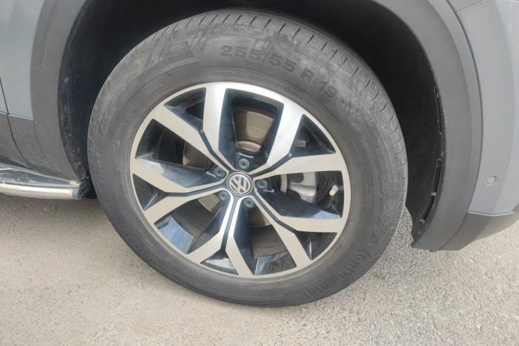 Used Volkswagen Teramont 2017 380TSI Four-Wheel Drive Luxury Edition Right Front Wheel Hub