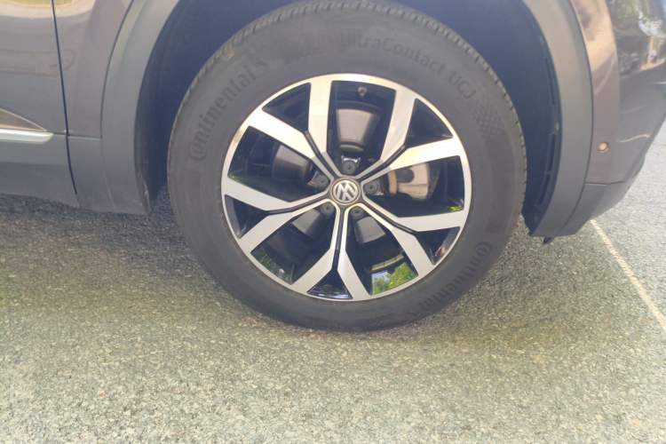 Used Volkswagen Teramont 2017 380TSI Four-Wheel Drive Luxury Edition Right Front Wheel Hub