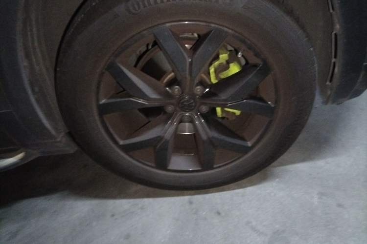 Used Volkswagen Teramont 2017 330TSI Two-Wheel-Drive Luxury Edition Right Front Wheel Hub