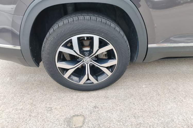 Used Volkswagen Teramont 2017 380TSI Four-Wheel Drive Luxury Edition Right Rear Wheel Hub