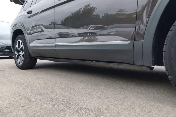 Used Volkswagen Teramont 2017 380TSI Four-Wheel Drive Luxury Edition Right Side Sill