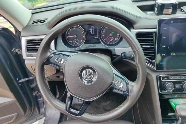 Used Volkswagen Teramont 2017 530 V6 Four-Wheel Drive Luxury Edition Steering Wheel