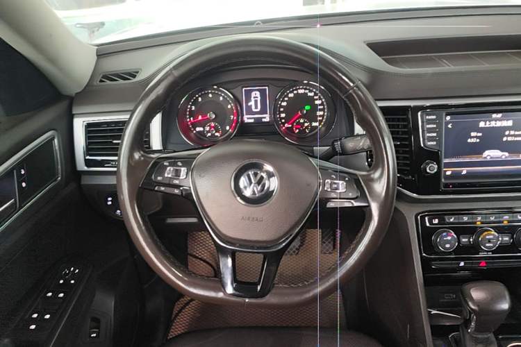 Used Volkswagen Teramont 2017 330TSI Two-Wheel-Drive Luxury Edition Steering Wheel