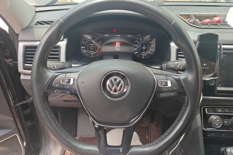 Used Volkswagen Teramont 2017 530 V6 Four-Wheel Drive Flagship Edition Steering Wheel
