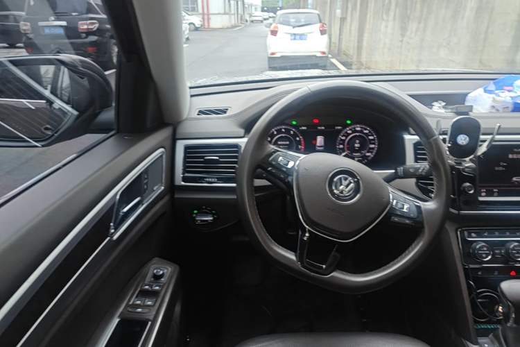 Used Volkswagen Teramont 2017 380TSI Four-Wheel Drive Flagship Edition Steering Wheel