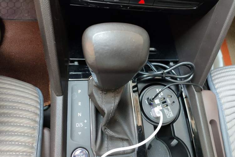 Used Volkswagen Teramont 2017 380TSI Four-Wheel Drive Luxury Edition Gear Lever