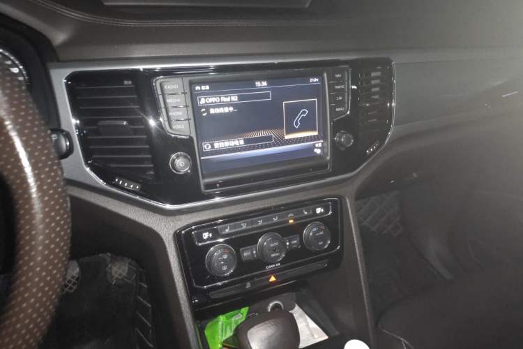 Used Volkswagen Teramont 2017 530 V6 Four-Wheel Drive Luxury Edition Audio And AC Panel