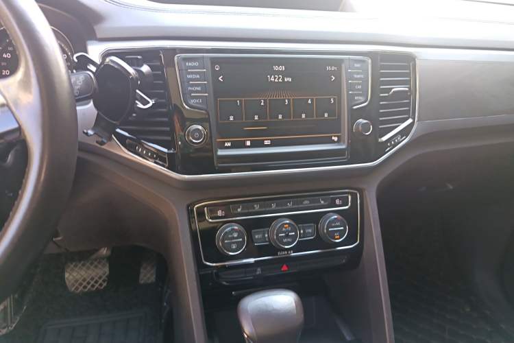 Used Volkswagen Teramont 2017 330TSI Two-Wheel-Drive Luxury Edition Audio And AC Panel