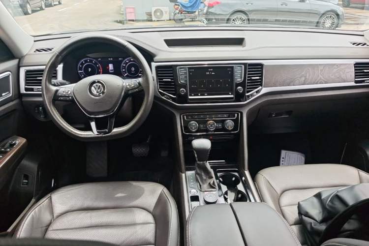 Used Volkswagen Teramont 2017 380TSI Four-Wheel Drive Flagship Edition Center Console