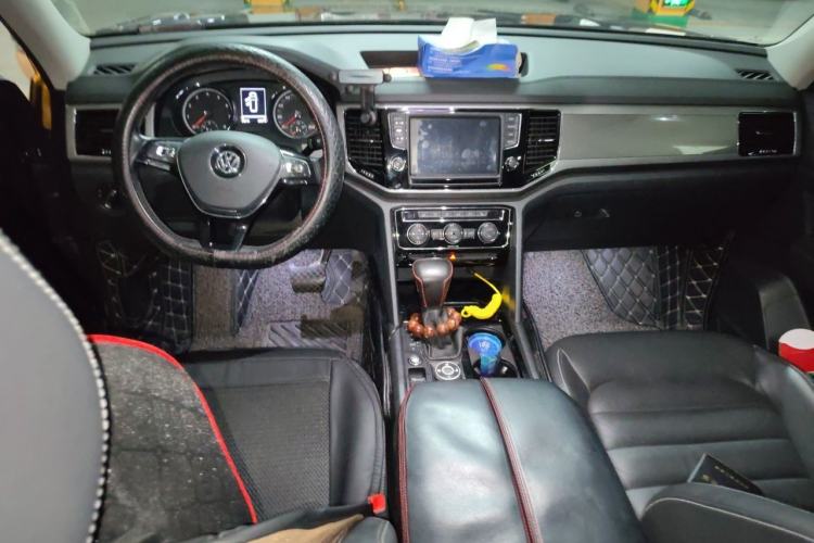 Used Volkswagen Teramont 2017 330TSI Two-Wheel-Drive Luxury Edition Center Console