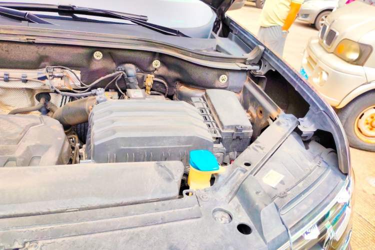 Used Volkswagen Teramont 2017 330TSI Two-Wheel-Drive Luxury Edition Engine Bay Left