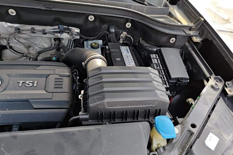 Used Volkswagen Teramont 2017 380TSI Four-Wheel Drive Luxury Edition Engine Bay Left