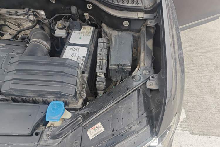 Used Volkswagen Teramont 2017 380TSI Four-Wheel Drive Luxury Edition Engine Bay Left