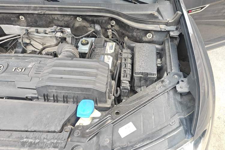 Used Volkswagen Teramont 2017 380TSI Four-Wheel Drive Luxury Edition Engine Bay Left