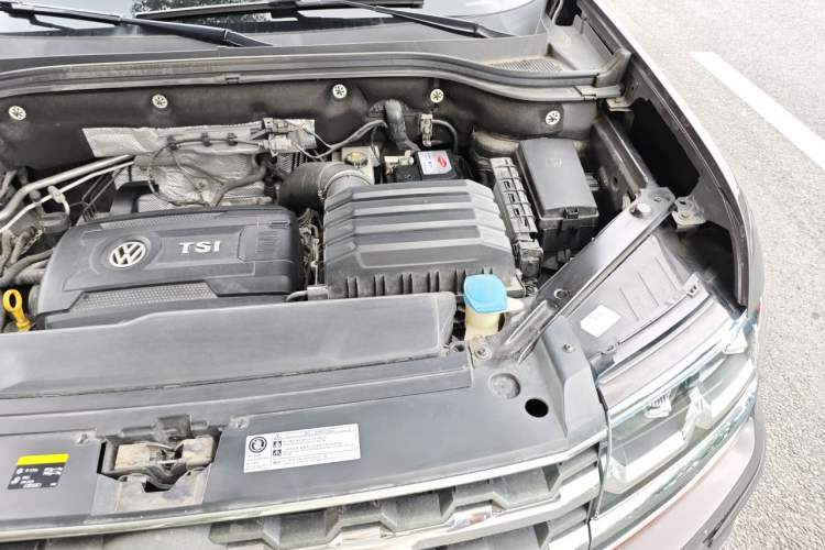 Used Volkswagen Teramont 2017 380TSI Four-Wheel Drive Luxury Edition Engine Bay Left