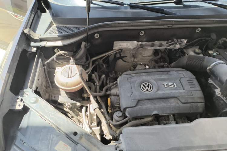 Used Volkswagen Teramont 2017 380TSI Four-Wheel Drive Comfort Edition Engine Bay Right