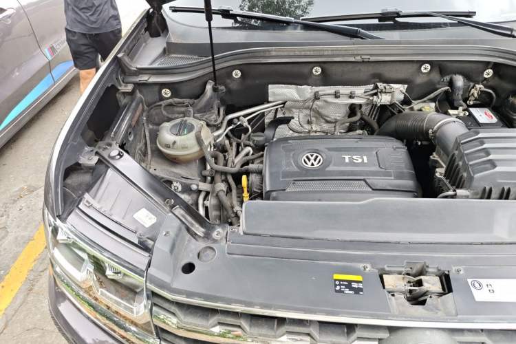 Used Volkswagen Teramont 2017 380TSI Four-Wheel Drive Luxury Edition Engine Bay Right