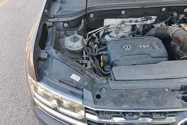 Used Volkswagen Teramont 2017 380TSI Four-Wheel Drive Luxury Edition Engine Bay Right