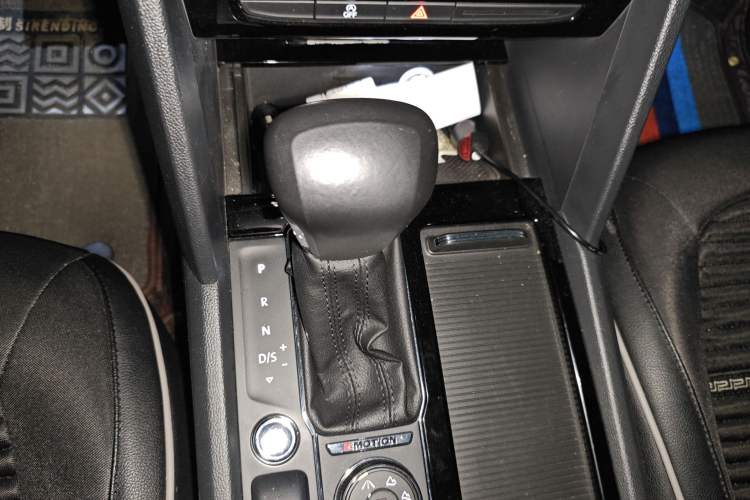 Used Volkswagen Teramont 2017 380TSI Four-Wheel Drive Luxury Edition Gear Lever