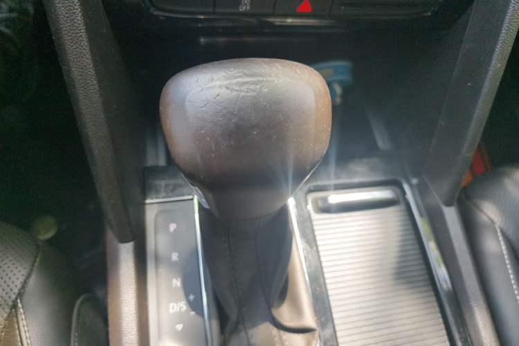 Used Volkswagen Teramont 2017 380TSI Four-Wheel Drive Luxury Edition Gear Lever