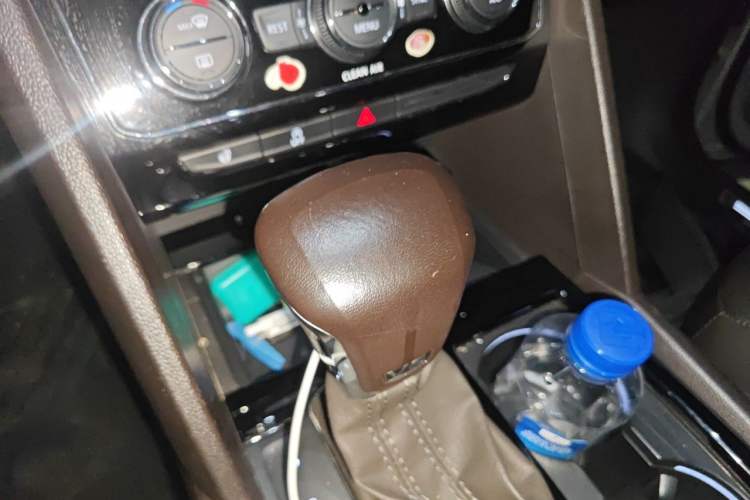 Used Volkswagen Teramont 2017 530 V6 Four-Wheel Drive Flagship Edition Gear Lever