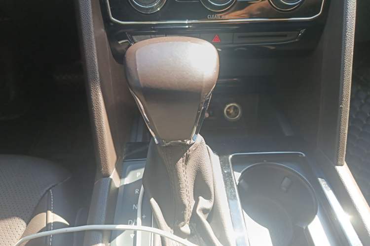 Used Volkswagen Teramont 2017 330TSI Two-Wheel-Drive Luxury Edition Gear Lever