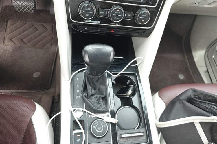 Used Volkswagen Teramont 2017 530 V6 Four-Wheel Drive Supreme Flagship Edition Gear Lever