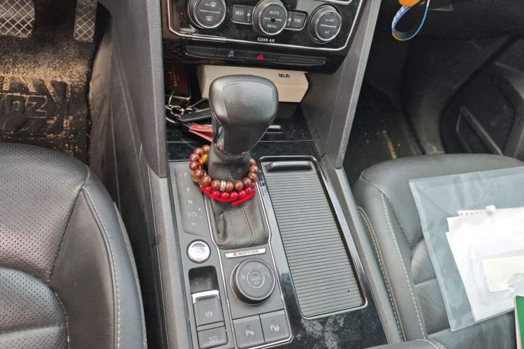 Used Volkswagen Teramont 2017 380TSI Four-Wheel Drive Luxury Edition Gear Lever