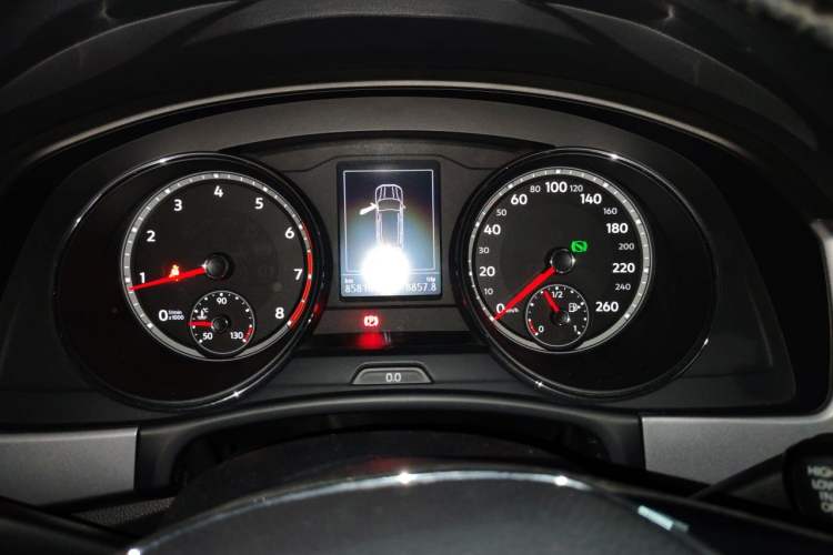 Used Volkswagen Teramont 2017 330TSI Two-Wheel-Drive Luxury Edition Instrument Cluster