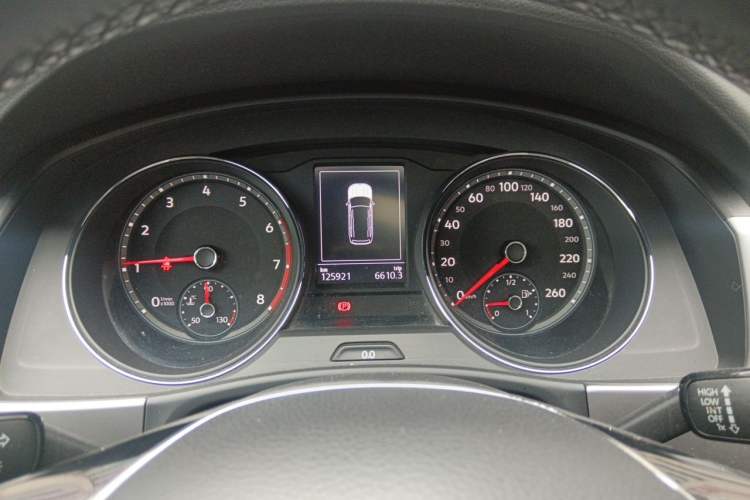 Used Volkswagen Teramont 2017 530 V6 Four-Wheel Drive Luxury Edition Instrument Cluster