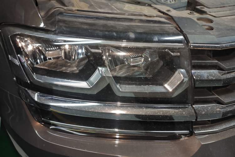 Used Volkswagen Teramont 2017 380TSI Four-Wheel Drive Luxury Edition Right Front Headlight