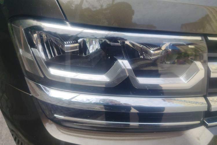 Used Volkswagen Teramont 2017 380TSI Four-Wheel Drive Luxury Edition Right Front Headlight