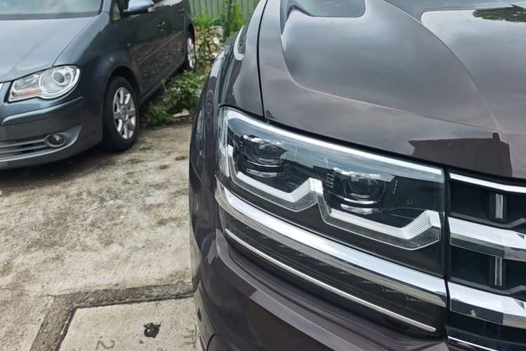 Used Volkswagen Teramont 2017 380TSI Four-Wheel Drive Flagship Edition Right Front Headlight