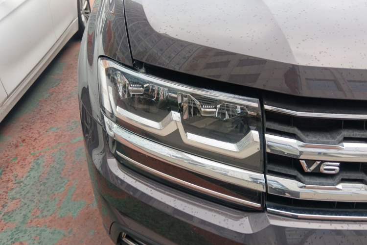 Used Volkswagen Teramont 2017 530 V6 Four-Wheel Drive Luxury Edition Right Front Headlight