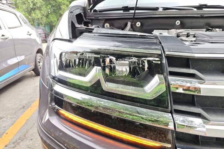 Used Volkswagen Teramont 2017 380TSI Four-Wheel Drive Luxury Edition Right Front Headlight