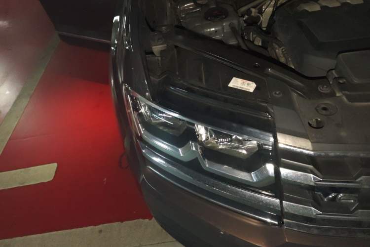 Used Volkswagen Teramont 2017 530 V6 Four-Wheel Drive Luxury Edition Right Front Headlight
