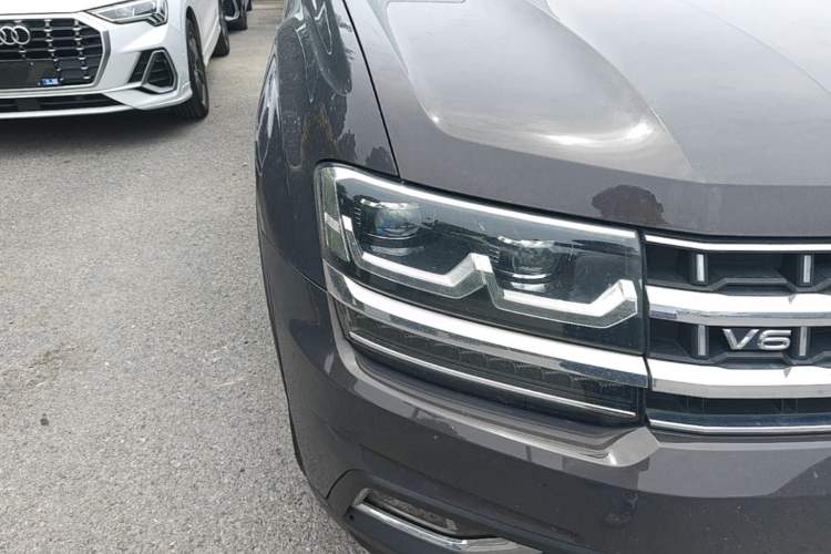 Used Volkswagen Teramont 2017 530 V6 Four-Wheel Drive Supreme Flagship Edition Right Front Headlight