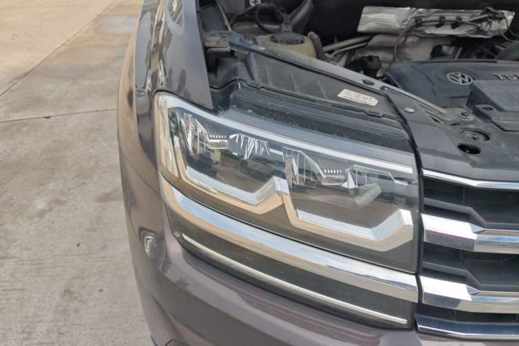 Used Volkswagen Teramont 2017 380TSI Four-Wheel Drive Luxury Edition Right Front Headlight