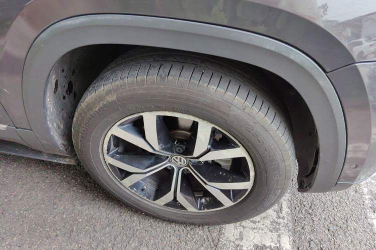 Used Volkswagen Teramont 2017 380TSI Four-Wheel Drive Luxury Edition Right Front Wheel Hub