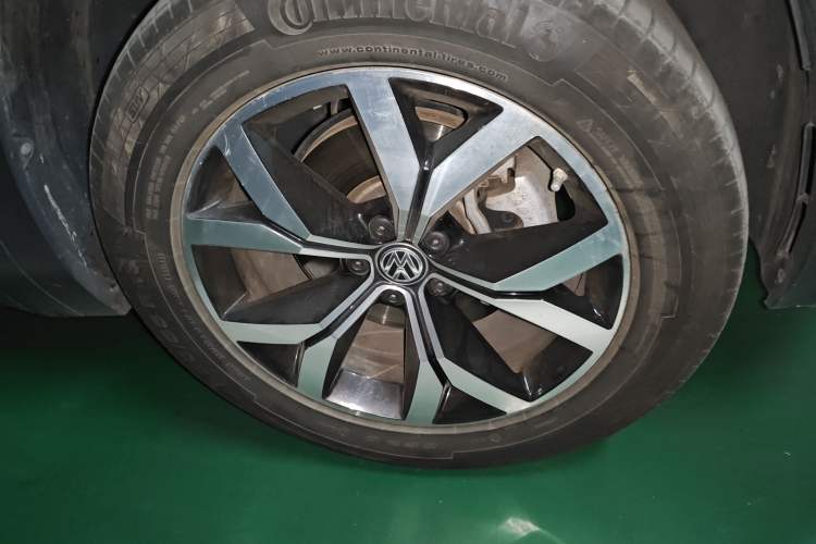 Used Volkswagen Teramont 2017 380TSI Four-Wheel Drive Luxury Edition Right Front Wheel Hub