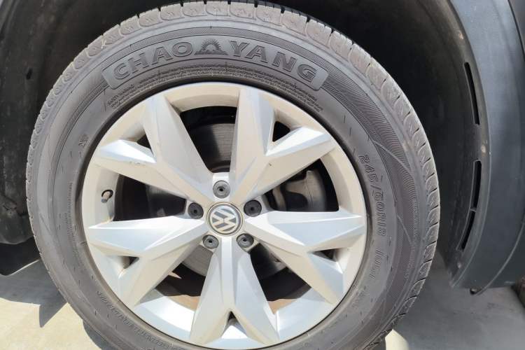 Used Volkswagen Teramont 2017 380TSI Four-Wheel Drive Comfort Edition Right Front Wheel Hub