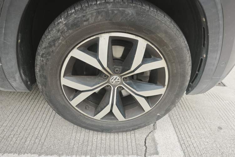 Used Volkswagen Teramont 2017 380TSI Four-Wheel Drive Luxury Edition Right Front Wheel Hub