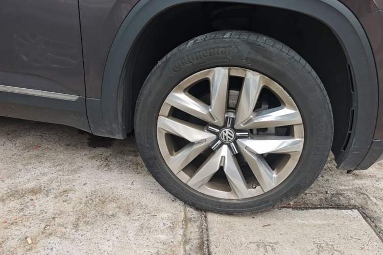 Used Volkswagen Teramont 2017 380TSI Four-Wheel Drive Flagship Edition Right Front Wheel Hub