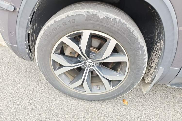 Used Volkswagen Teramont 2017 380TSI Four-Wheel Drive Luxury Edition Right Front Wheel Hub