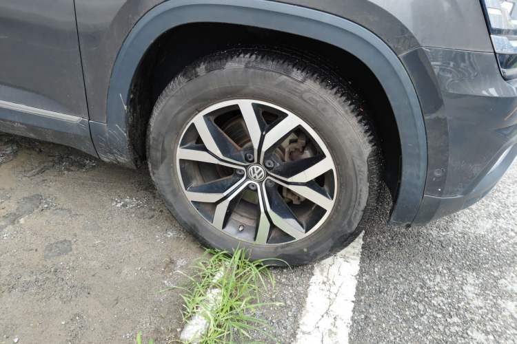 Used Volkswagen Teramont 2017 380TSI Four-Wheel Drive Luxury Edition Right Front Wheel Hub