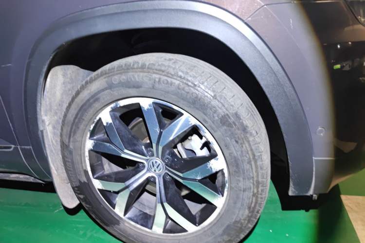Used Volkswagen Teramont 2017 380TSI Four-Wheel Drive Luxury Edition Right Front Wheel Hub