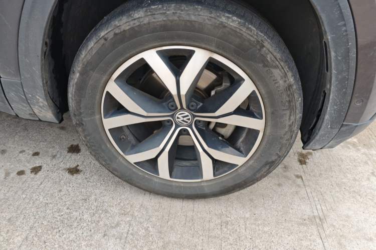 Used Volkswagen Teramont 2017 380TSI Four-Wheel Drive Luxury Edition Right Front Wheel Hub